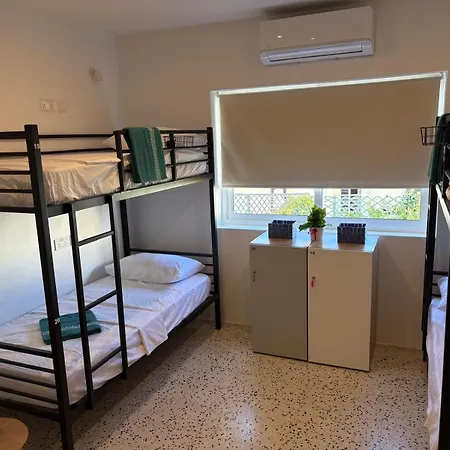 Windmill Hostel San Ġiljan