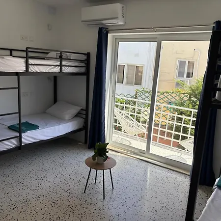 Windmill Hostel San Ġiljan