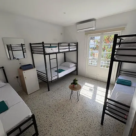 Windmill Hostal
